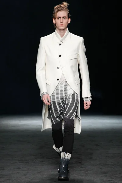 Look 7